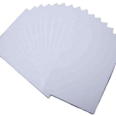 Impedimento all'umidità 100% carta da copia in pasta di legno A4 Jumbo Roll per la stampa di carta industriale