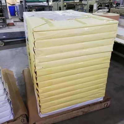 Carta adesiva autoadesiva da Direct con rivestimento a lato singolo e stile virgin pulp