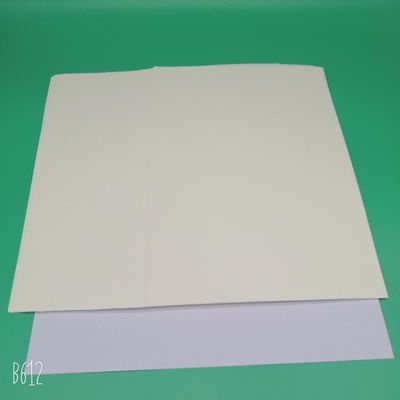 68 gm a 118 gm Carta di legno senza legno a colori cremosi per la stampa offset da Baiyun Mill